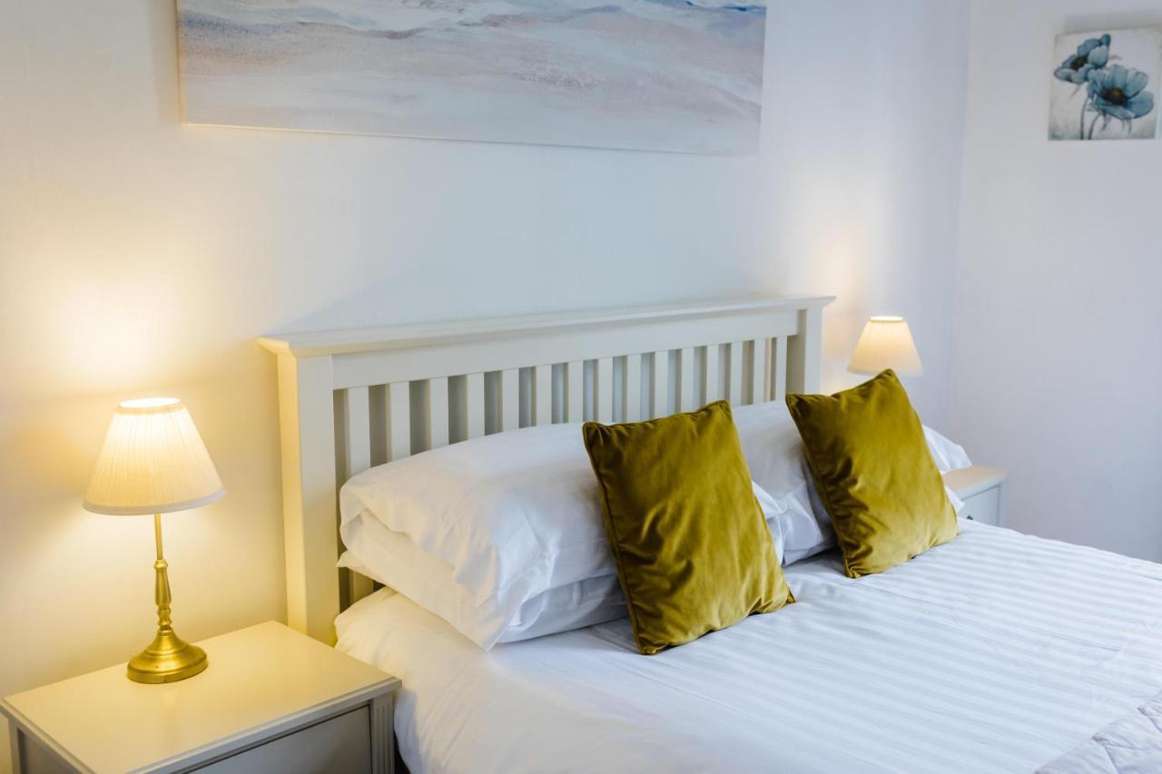 May Tree Cottage Manorbier 5 Mins From The Beach Sleeps 4 ภายนอก รูปภาพ