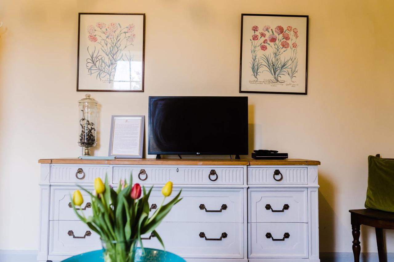 May Tree Cottage Manorbier 5 Mins From The Beach Sleeps 4 ภายนอก รูปภาพ