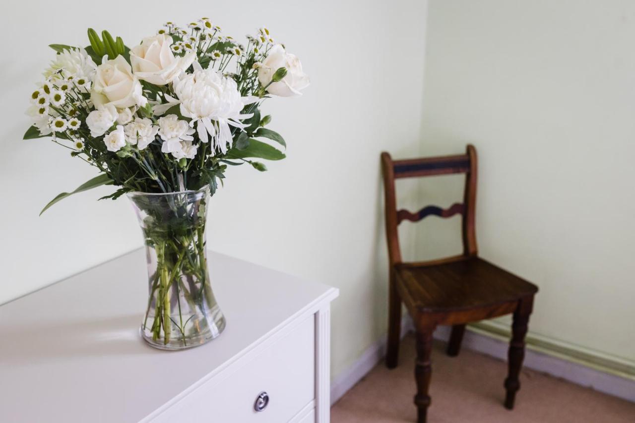 May Tree Cottage Manorbier 5 Mins From The Beach Sleeps 4 ภายนอก รูปภาพ