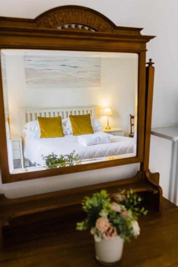 May Tree Cottage Manorbier 5 Mins From The Beach Sleeps 4 ภายนอก รูปภาพ