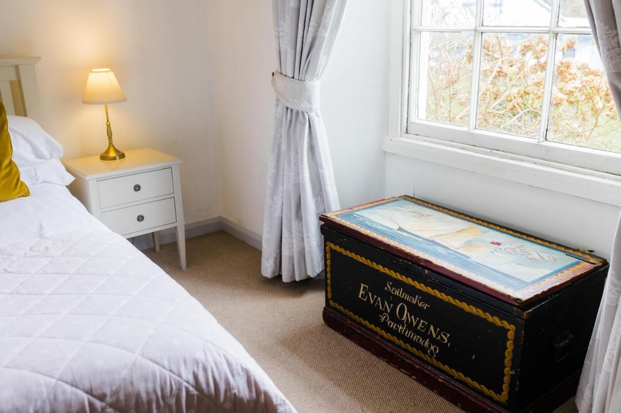 May Tree Cottage Manorbier 5 Mins From The Beach Sleeps 4 ภายนอก รูปภาพ