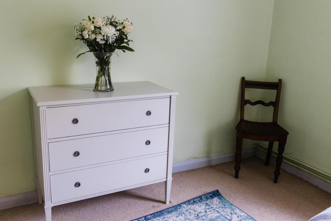 May Tree Cottage Manorbier 5 Mins From The Beach Sleeps 4 ภายนอก รูปภาพ