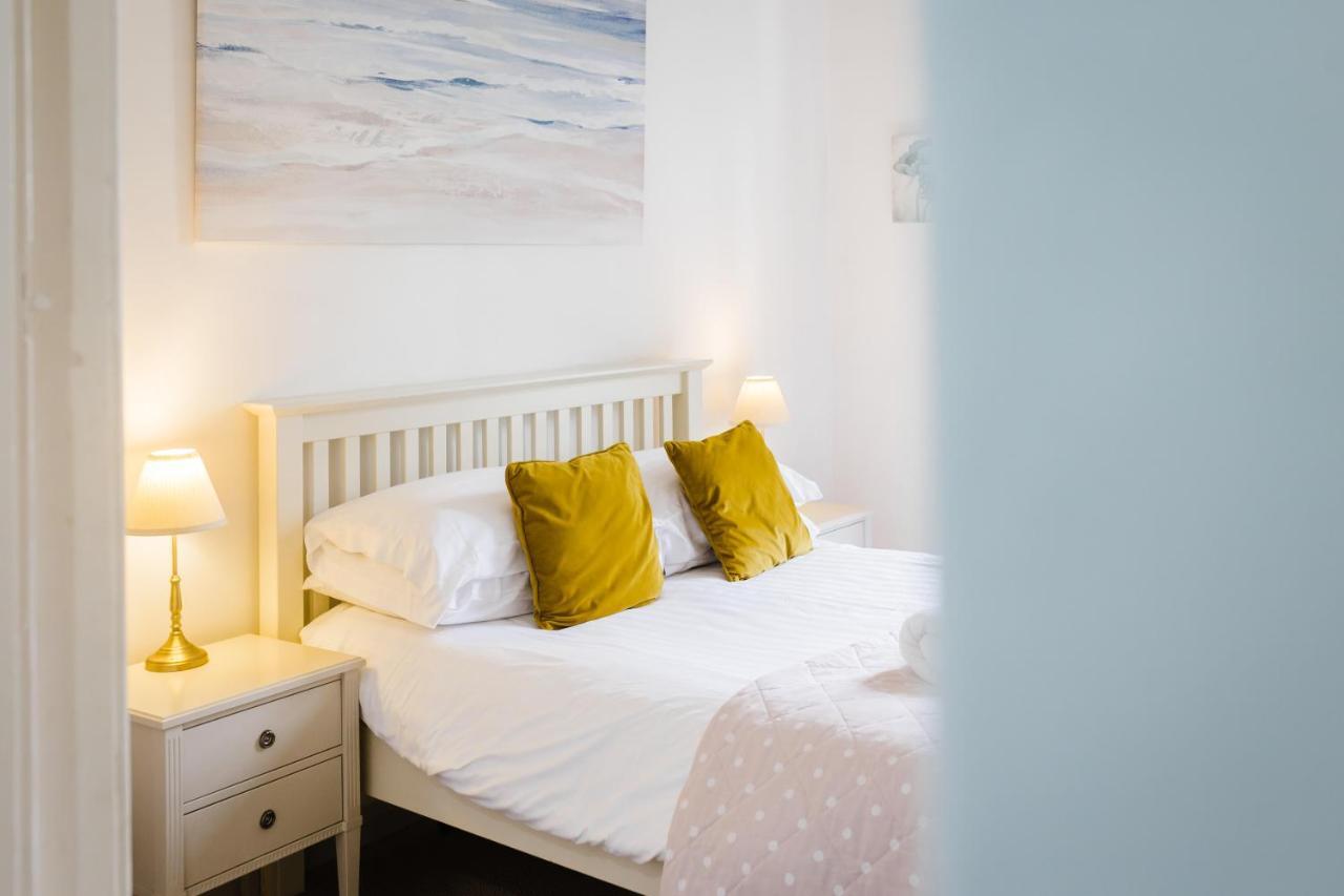 May Tree Cottage Manorbier 5 Mins From The Beach Sleeps 4 ภายนอก รูปภาพ
