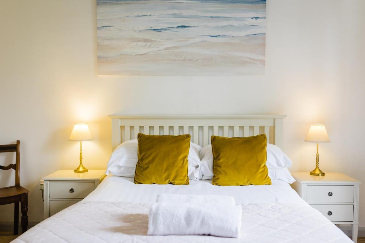 May Tree Cottage Manorbier 5 Mins From The Beach Sleeps 4 ภายนอก รูปภาพ