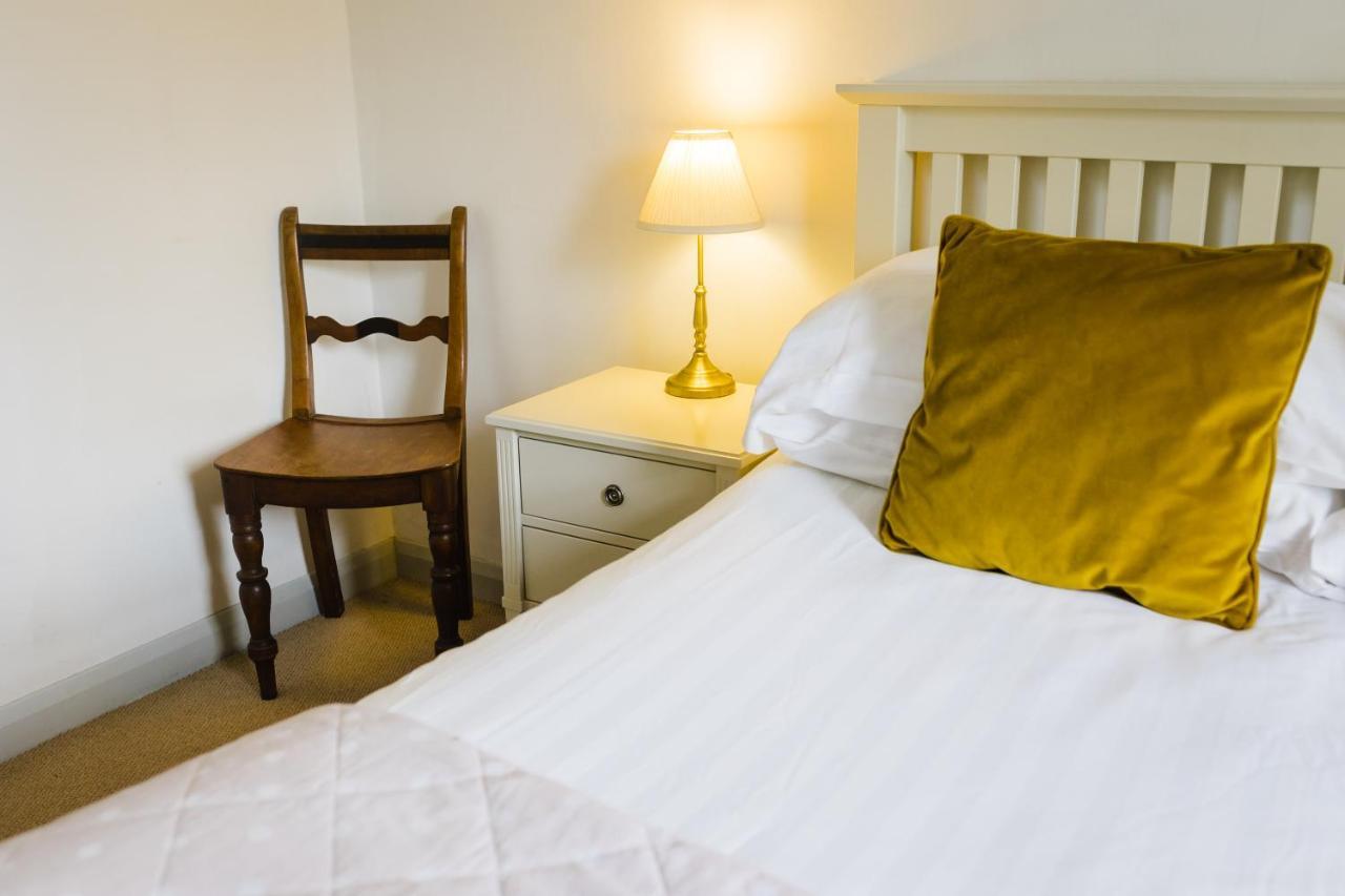 May Tree Cottage Manorbier 5 Mins From The Beach Sleeps 4 ภายนอก รูปภาพ