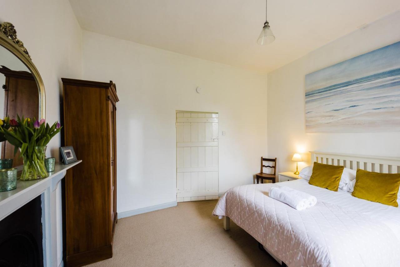 May Tree Cottage Manorbier 5 Mins From The Beach Sleeps 4 ภายนอก รูปภาพ