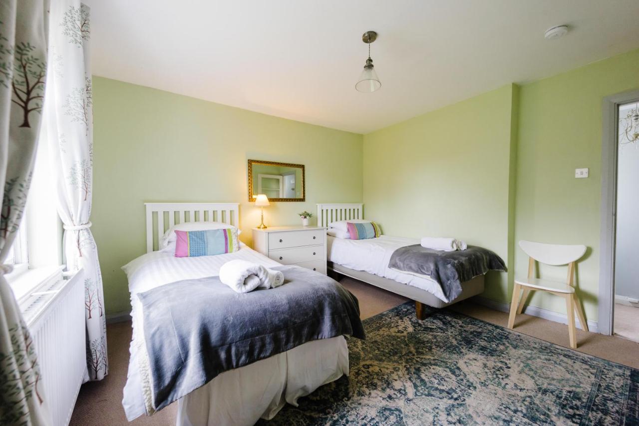 May Tree Cottage Manorbier 5 Mins From The Beach Sleeps 4 ภายนอก รูปภาพ