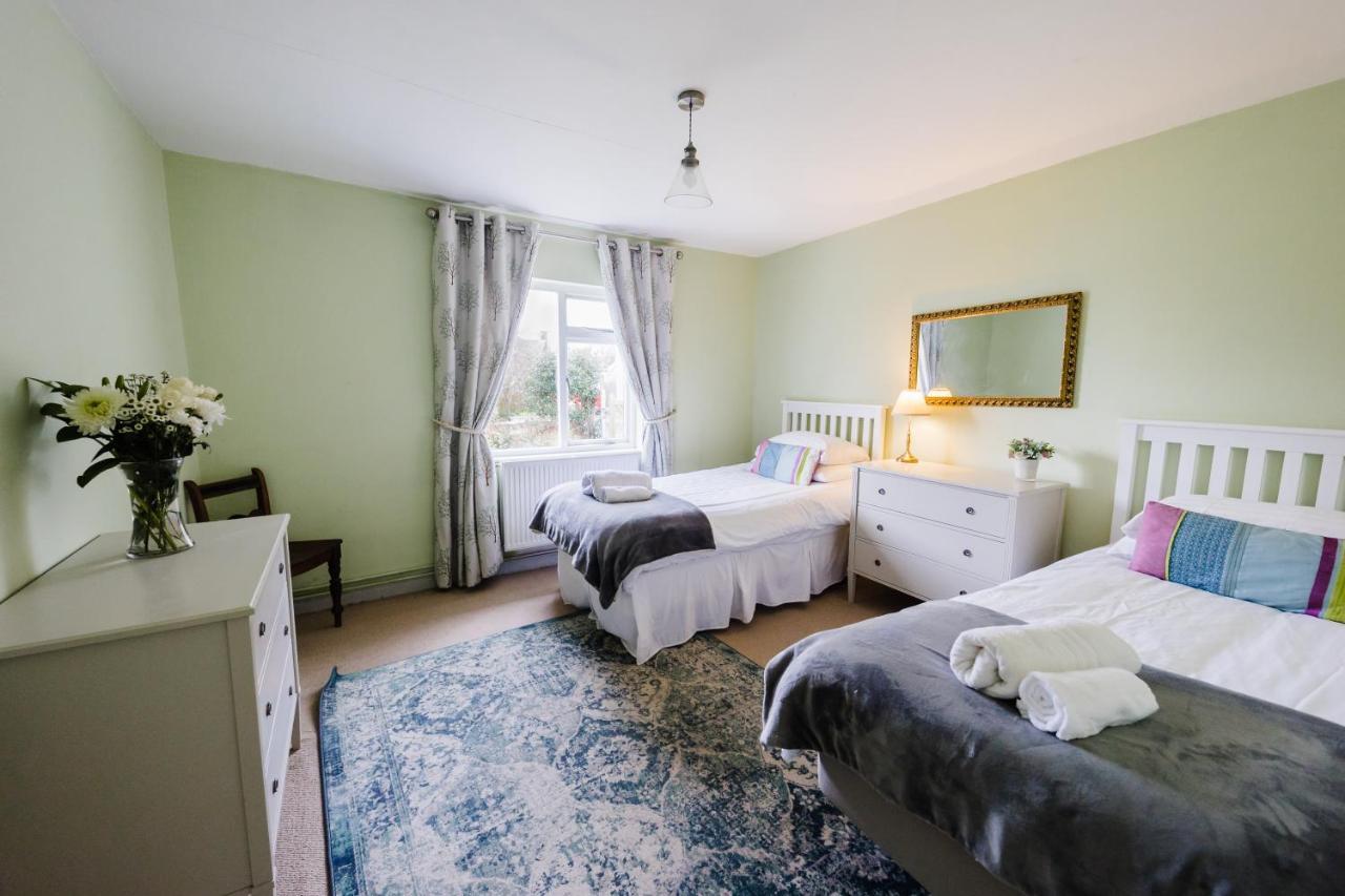 May Tree Cottage Manorbier 5 Mins From The Beach Sleeps 4 ภายนอก รูปภาพ